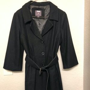 Forever 21 black trench peacoat with belt and puffy bottom